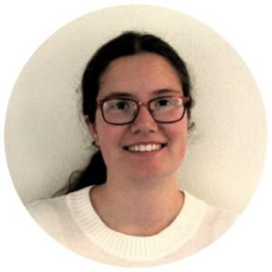 Porträttbild på ungdomsledare Anna.